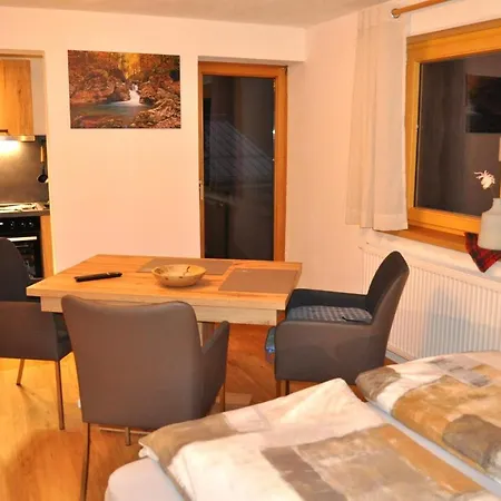 Haus Alpengluehn Appartement